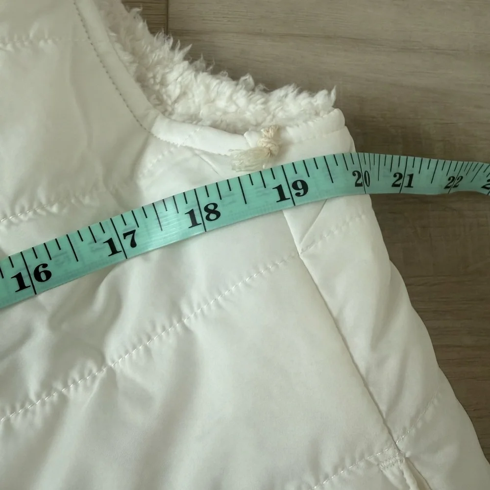 NWT WOMENS FREELY
CHLOE SHERPA VEST
SUGAR SWIZZLE size Medium white - Picture 2 of 6